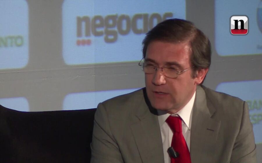 Passos Coelho: 'Convidarei o líder do PS' para dialogar sobre estratégia orçamental