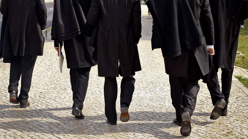 Estudantes pedem fim da cobrança coerciva das propinas quando abandonam estudos