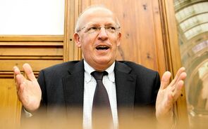 Acordos com a China só durante a visita do primeiro-ministro português