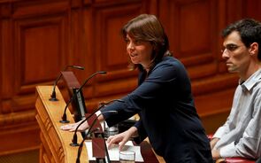Catarina Martins considera sanções 'ataque' e 'humilhação' infligidos a Portugal