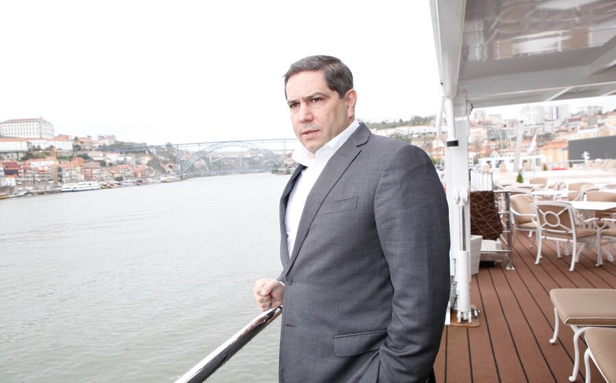 A Douro Azul, que diz não ter salários mínimos na empresa, propõe a redução do IRC como alternativa.