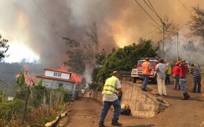 Mil deslocados de casas e hotéis instalados em vários locais do Funchal