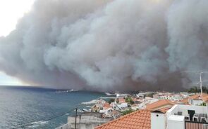 Chamas aproximam-se do complexo do Nacional, na Choupana