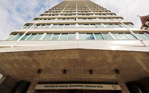 Tribunal de Contas volta a denunciar atrasos na entrega de impostos à Segurança Social