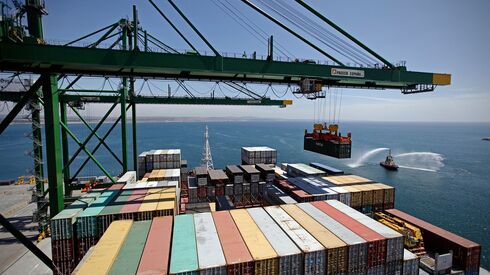 Excedente comercial da Zona Euro encolhe para 1,5 mil milhões