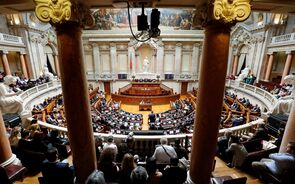 Parlamento quer fechar alterações ao alojamento local até Julho