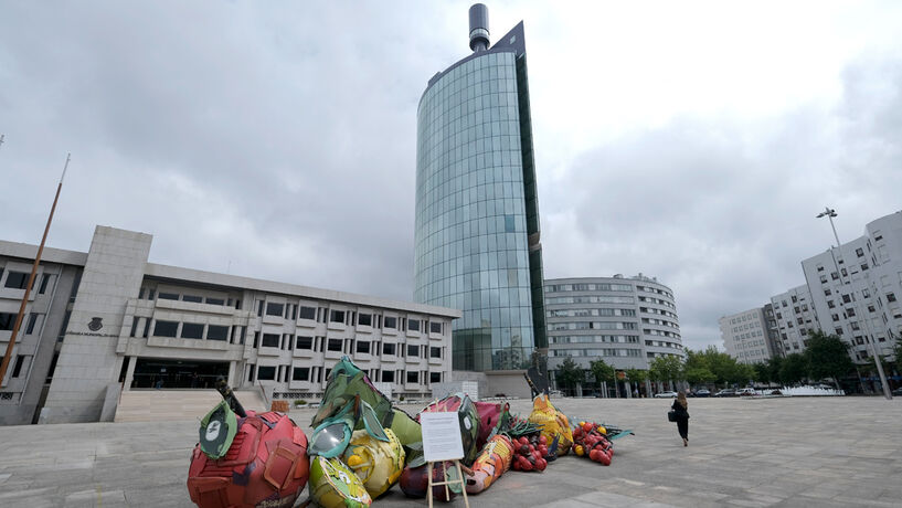 Maia aplica isenção de taxas e desconto nas faturas das empresas