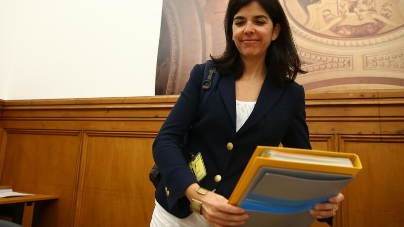 AdC quer banca a dar crédito sem exigir conta