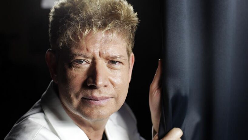 Morreu o cantor Roberto Leal