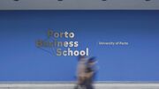 Porto Business School regressa às aulas sem papel e tabaco à porta