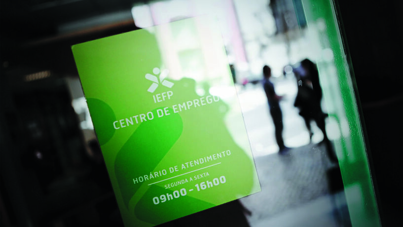 Aumento dos inativos esconde desemprego de 8%