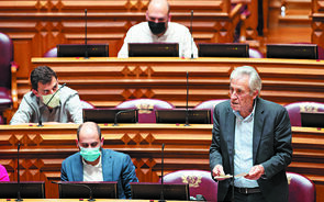 PCP quer controlo do Estado e garantir todos os postos de trabalho na Efacec