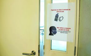 74% do país concorda com escolas abertas