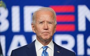 Covid-19: Biden alerta que EUA ainda vão passar pelos 'dias mais escuros'