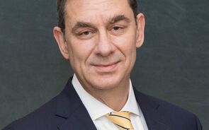 CEO da Pfizer apela a que não se reabram economias demasiado depressa