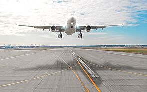 Volume de negócios nos serviços volta a encurtar as quebras em outubro