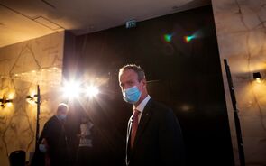 Sonangol admite desinvestir no BCP e analisar fusões com outros bancos