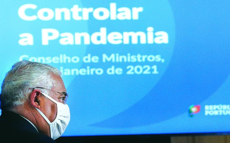 O primeiro-ministro António Costa insistiu na quarta-feira na necessidade de os portugueses, que o podem fazer, trabalharem a partir de casa.