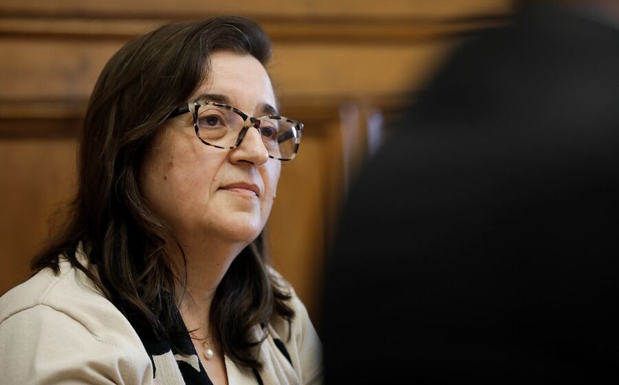 Enquanto a lei não é alterada, a Autoridade Tributária, liderada por Helena Borges, optou por aplicar aos não residentes regra idêntica à dos residentes.