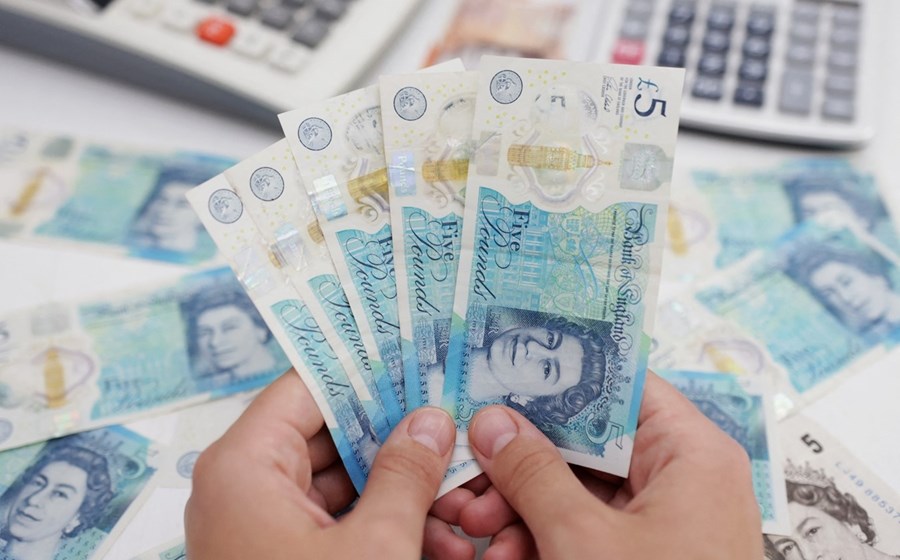 A libra tocou mínimos históricos face ao dólar. O Banco de Inglaterra garante que vai subir os juros até onde for preciso para domar a inflação.
