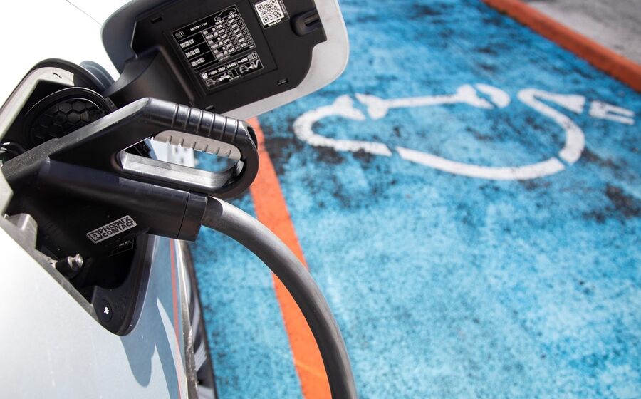 A um mês do final do ano, as entregas de automóveis totalmente elétricos superam as de todo o ano passado por 2.098 unidades.